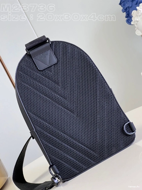 VUITTON LOUIS Pilot Slingbag 0514